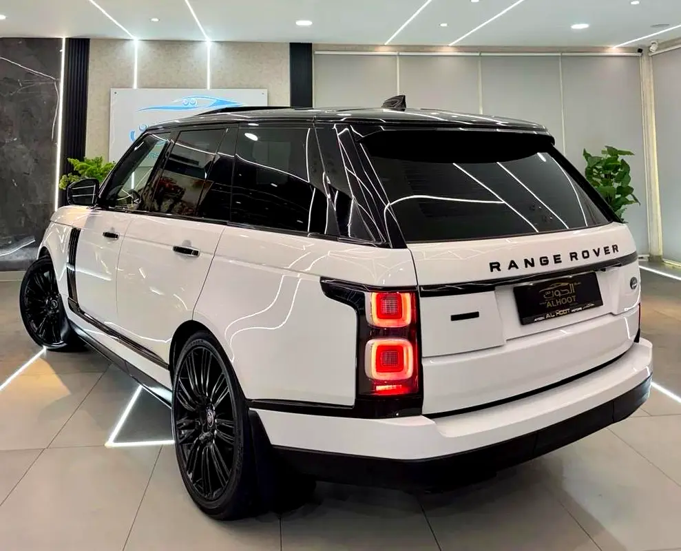 AUTOBIOGRAPHY RANGE ROVER VOGUE || GCC II FULLY LOADED || PERFECT CONDITION || ACCIDENT FREE - Image 12