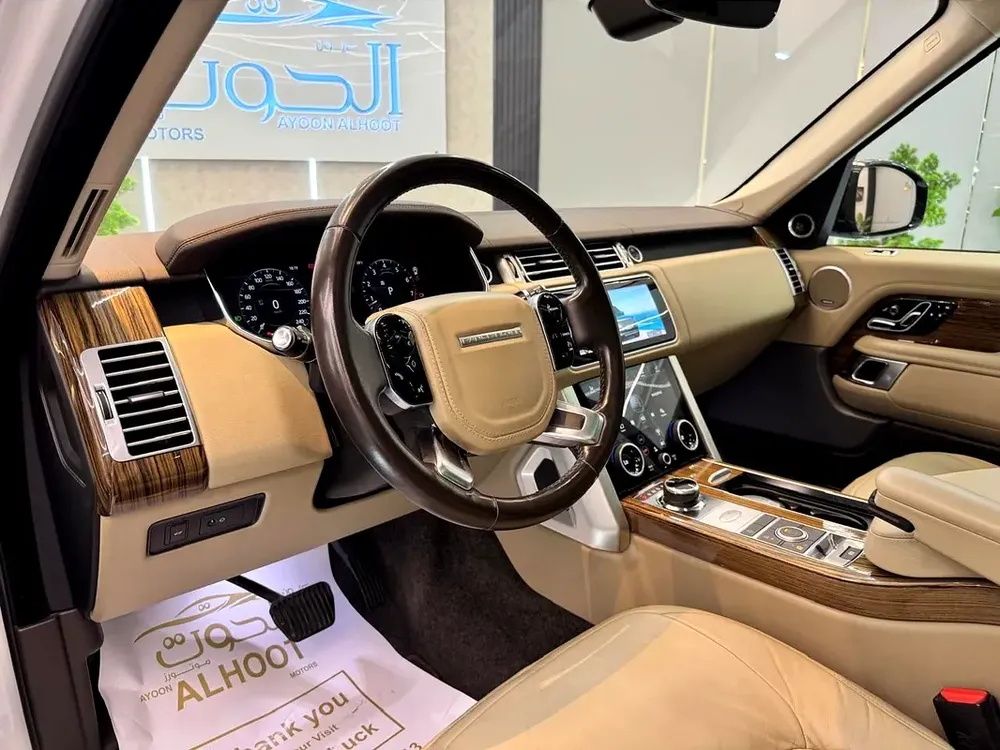 AUTOBIOGRAPHY RANGE ROVER VOGUE || GCC II FULLY LOADED || PERFECT CONDITION || ACCIDENT FREE - Image 14