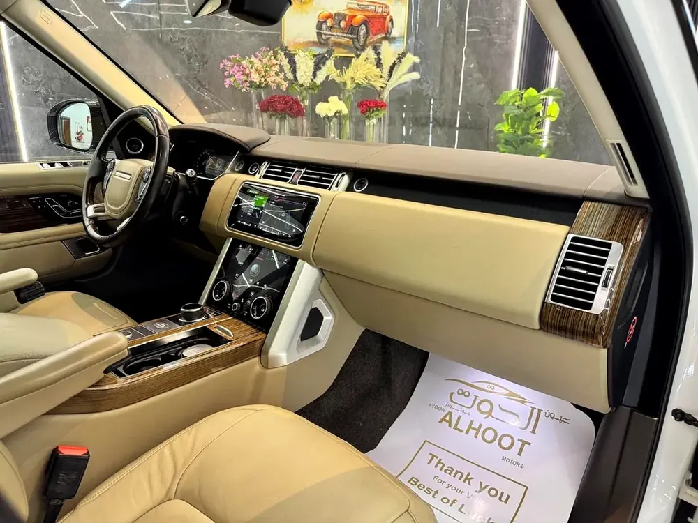 AUTOBIOGRAPHY RANGE ROVER VOGUE || GCC II FULLY LOADED || PERFECT CONDITION || ACCIDENT FREE - Image 15