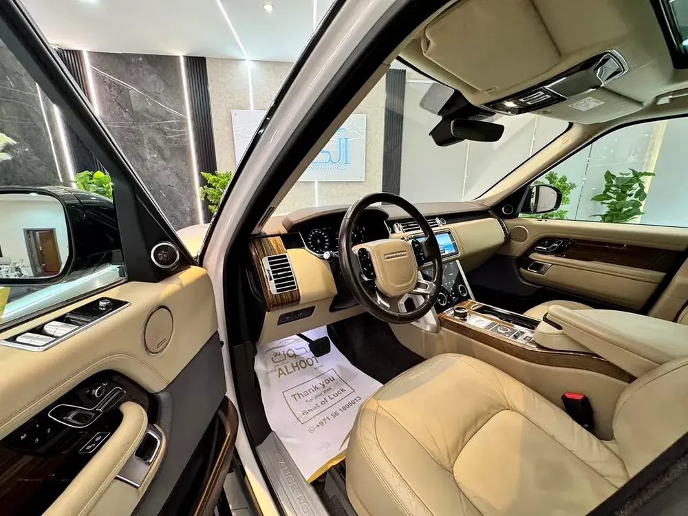 AUTOBIOGRAPHY RANGE ROVER VOGUE || GCC II FULLY LOADED || PERFECT CONDITION || ACCIDENT FREE - Image 17