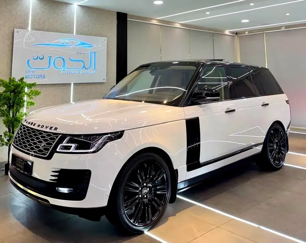AUTOBIOGRAPHY RANGE ROVER VOGUE || GCC II FULLY LOADED || PERFECT CONDITION || ACCIDENT FREE - Image 4