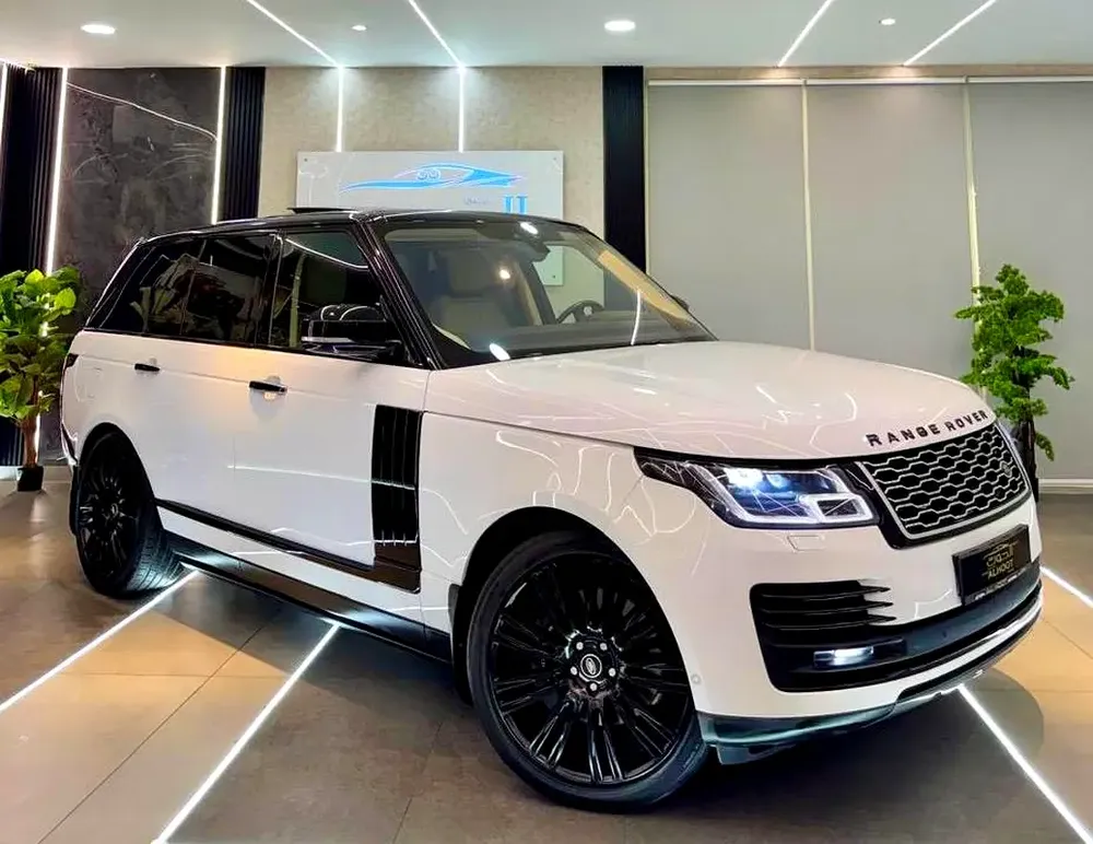 AUTOBIOGRAPHY RANGE ROVER VOGUE || GCC II FULLY LOADED || PERFECT CONDITION || ACCIDENT FREE - Image 6