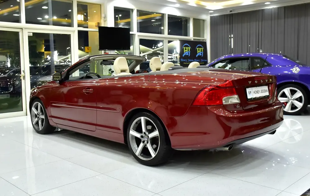EXCELLENT DEAL for our Volvo C70 T5 ( 2011 Model ) in Red Color GCC Specs - Image 7