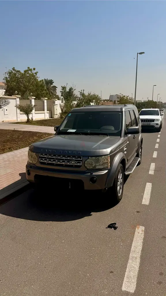 Land Rover LR4 HSE GCC Specs - 7-Seater 4WD - Image 4