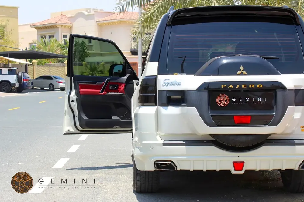 Mitsubishi Pajero 3.8 4WD Signature Edition 2020 w/ FULL HISTORY - Image 12