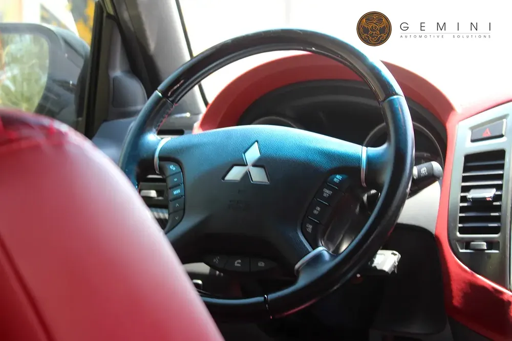 Mitsubishi Pajero 3.8 4WD Signature Edition 2020 w/ FULL HISTORY - Image 14