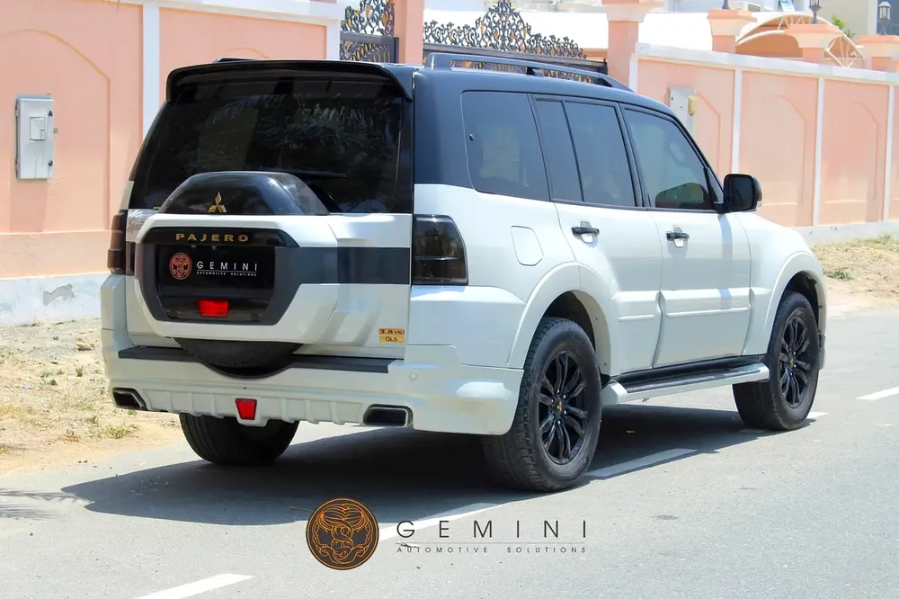 Mitsubishi Pajero 3.8 4WD Signature Edition 2020 w/ FULL HISTORY - Image 6