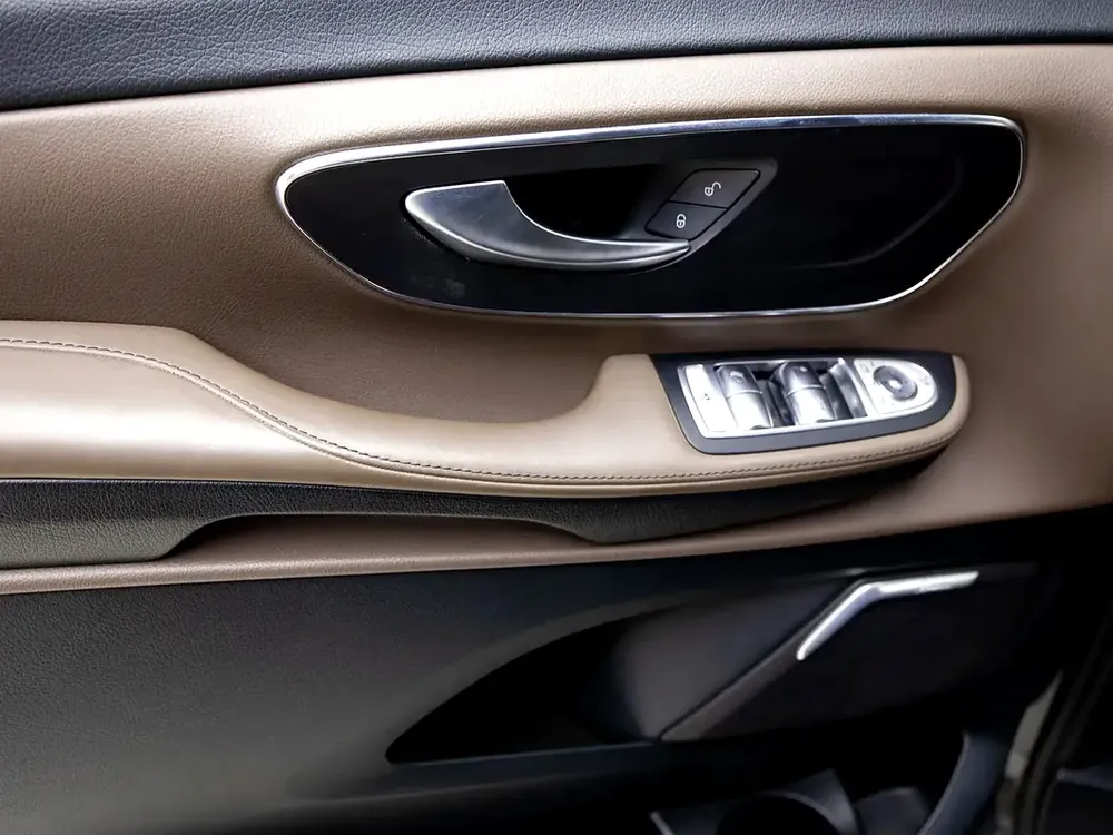 2020 | Mercedes Benz | V250 Maybach | GCC Spec - Image 19