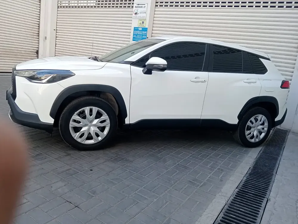 Toyota corolla cross 2023 gcc accident free FSH - Image 8