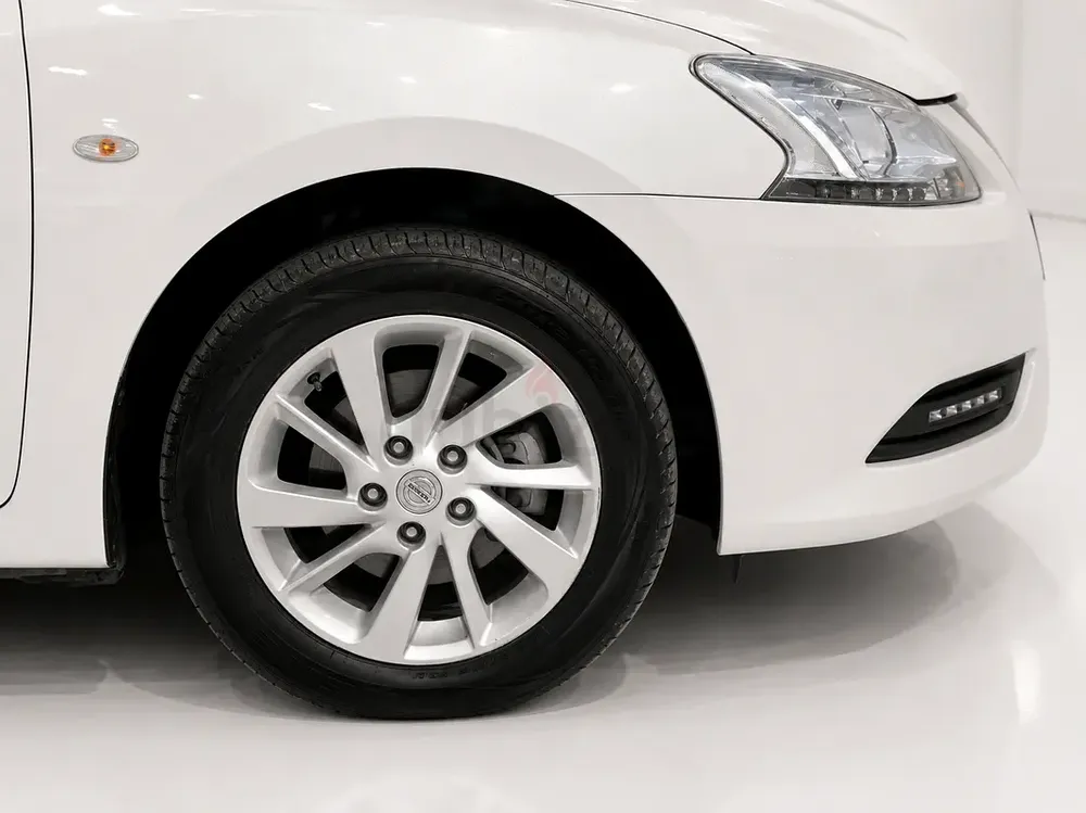2019 Nissan Sentra SV GCC Specs - Excellent Condition - Image 4