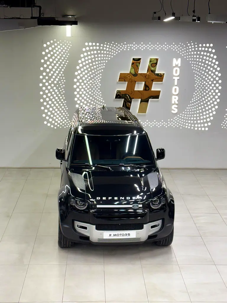 Defender V6 HSE - Image 11