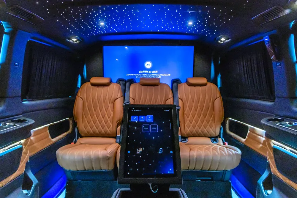 Mercedes V300 Maybach | 2025 GCC | With Warranty | VIP Interior | PS5  Smart TV 43” - Image 10