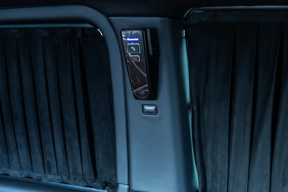 Mercedes V300 Maybach | 2025 GCC | With Warranty | VIP Interior | PS5  Smart TV 43” - Image 17