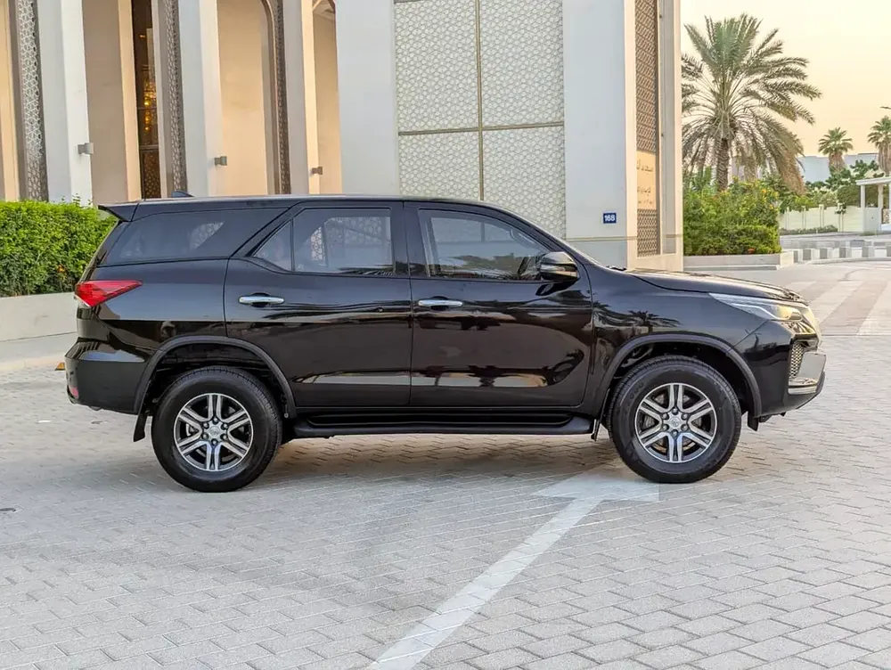 Toyota Fortuner | DIESEL |2023 | GCC Specs | Reliable Family SUV - Image 17