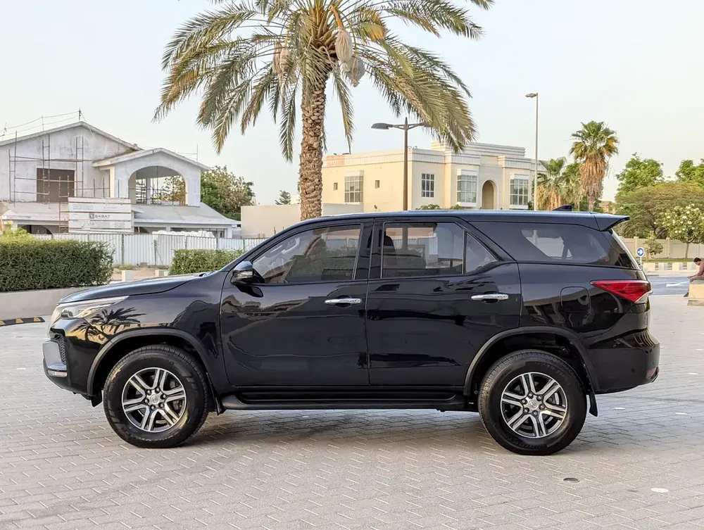 Toyota Fortuner | DIESEL |2023 | GCC Specs | Reliable Family SUV - Image 18