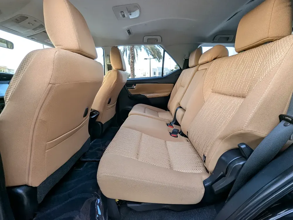 Toyota Fortuner | DIESEL |2023 | GCC Specs | Reliable Family SUV - Image 5