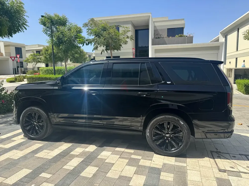 Cadillac Escalade sport full option - 2022 model - Image 11