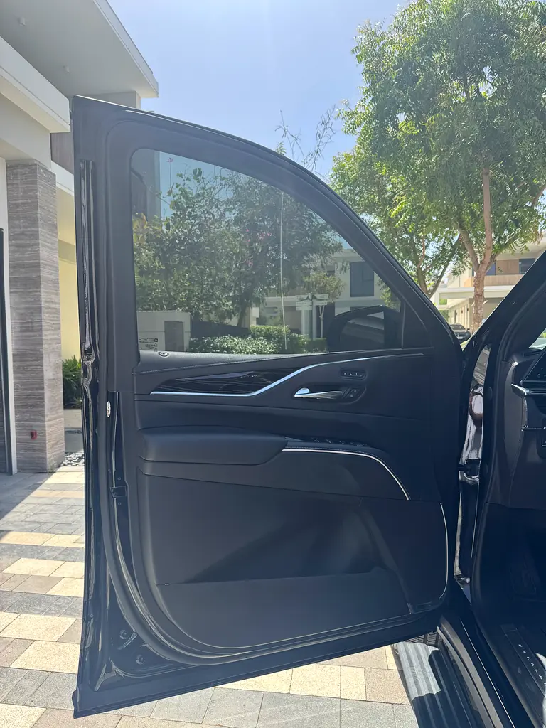 Cadillac Escalade sport full option - 2022 model - Image 14