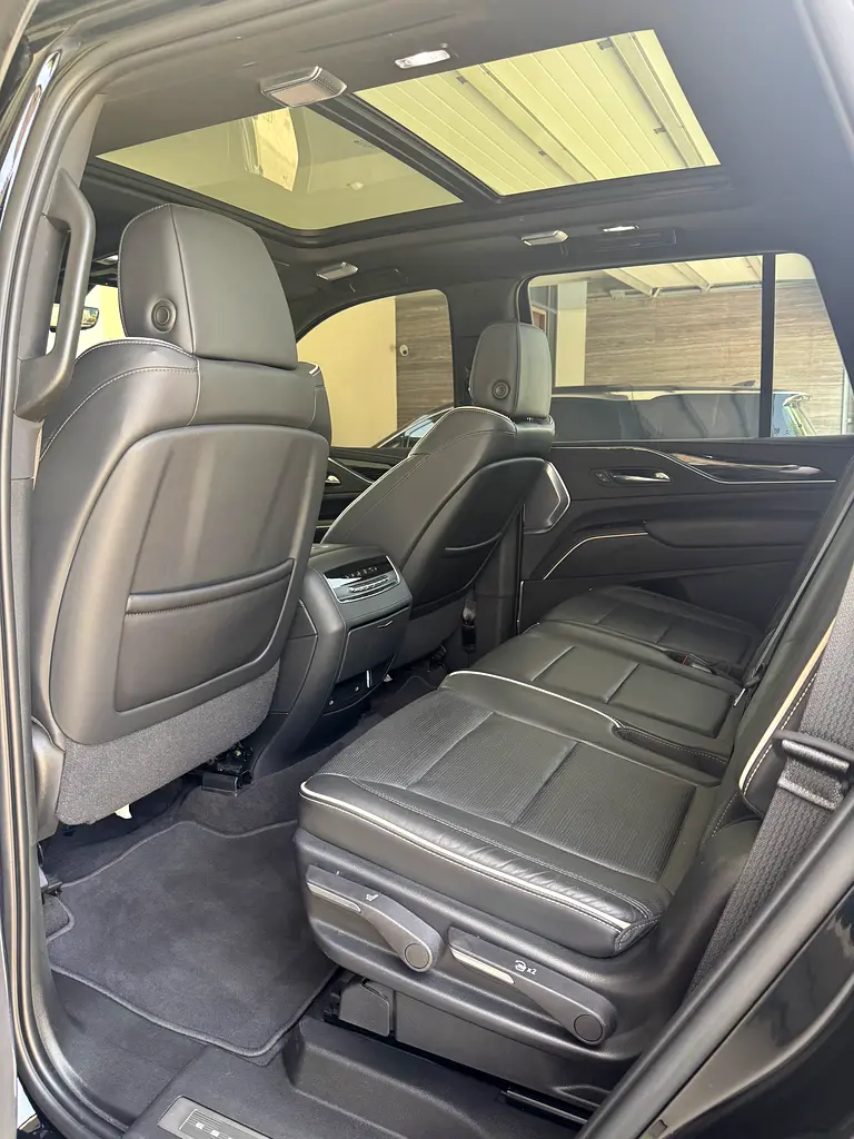Cadillac Escalade sport full option - 2022 model - Image 8
