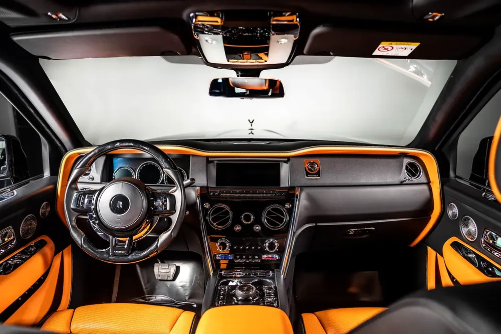 2020 I ROLLS ROYCE I CULLINAN I MANSORY KIT I TWO TONE INTERIOR I FULLY LOADED I IMMACULATE CAR - Image 10