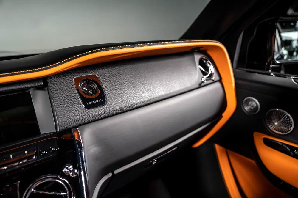 2020 I ROLLS ROYCE I CULLINAN I MANSORY KIT I TWO TONE INTERIOR I FULLY LOADED I IMMACULATE CAR - Image 13