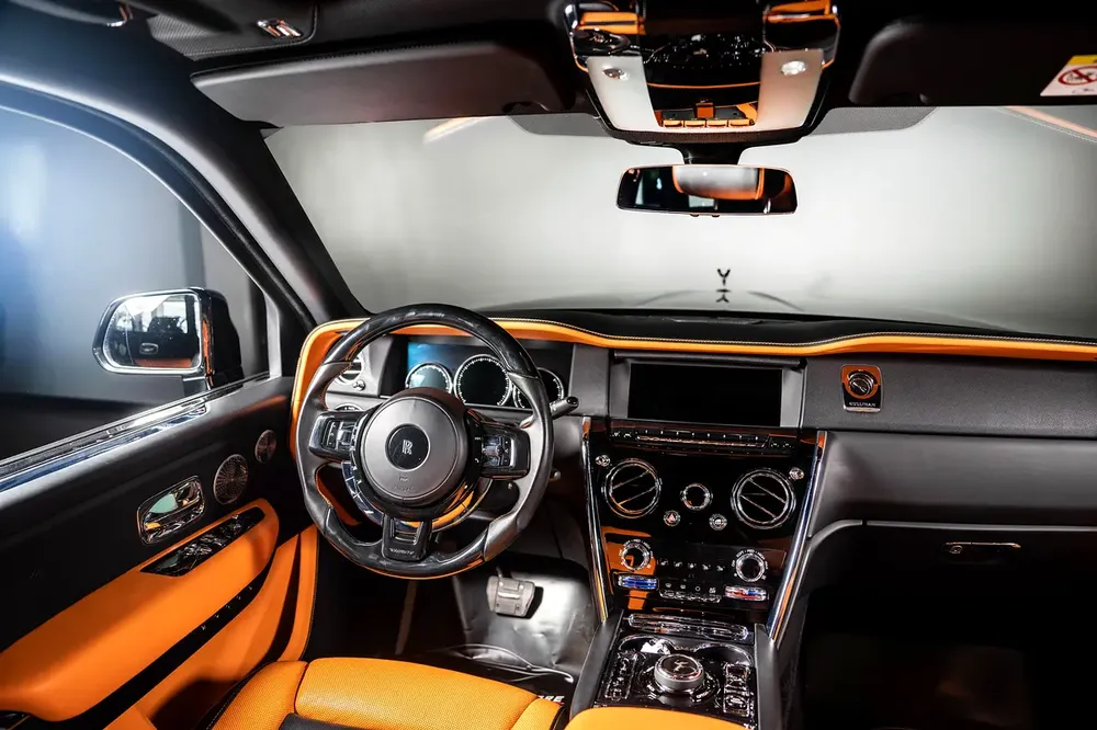 2020 I ROLLS ROYCE I CULLINAN I MANSORY KIT I TWO TONE INTERIOR I FULLY LOADED I IMMACULATE CAR - Image 14