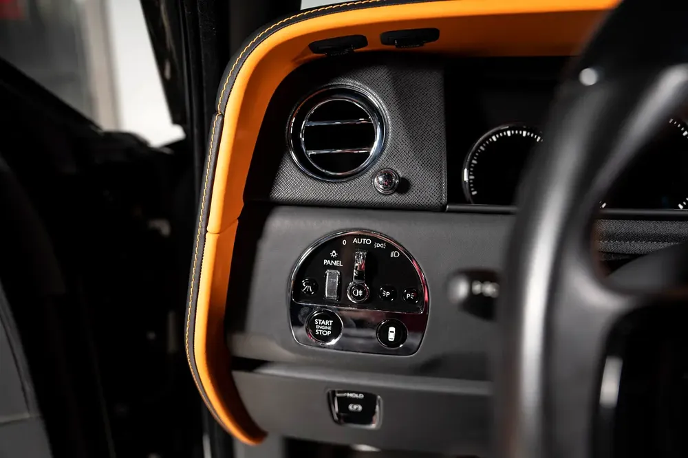2020 I ROLLS ROYCE I CULLINAN I MANSORY KIT I TWO TONE INTERIOR I FULLY LOADED I IMMACULATE CAR - Image 17