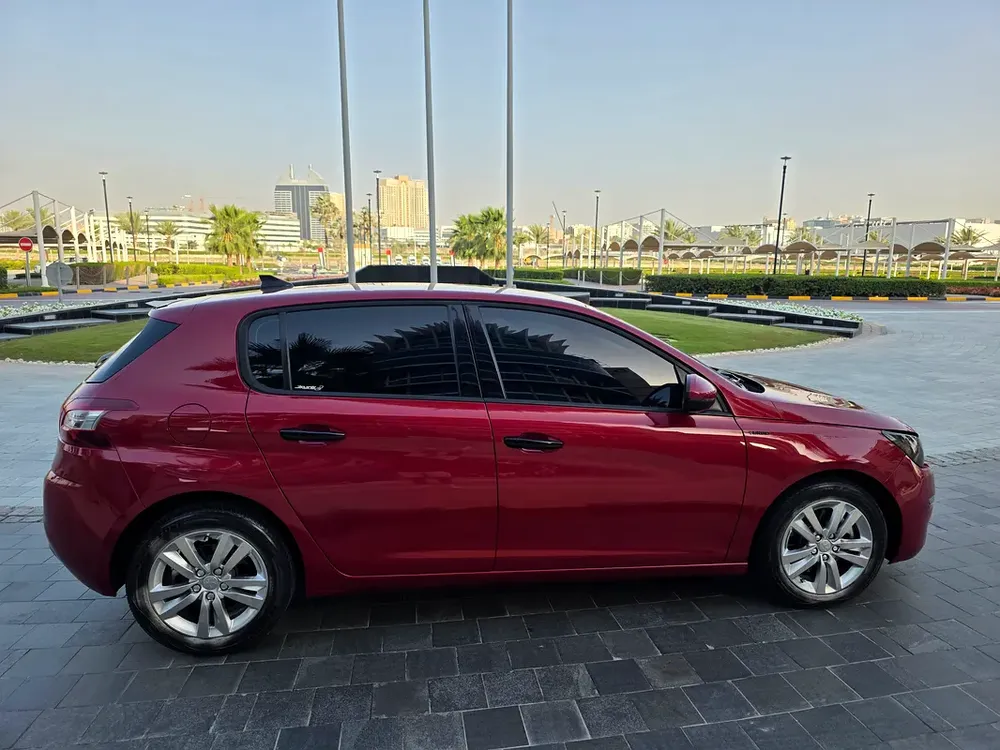 Peugeot 308 Turbo Allure 1600 CC 2016 | GCC Specs | Low Mileage | New Condition - Image 13