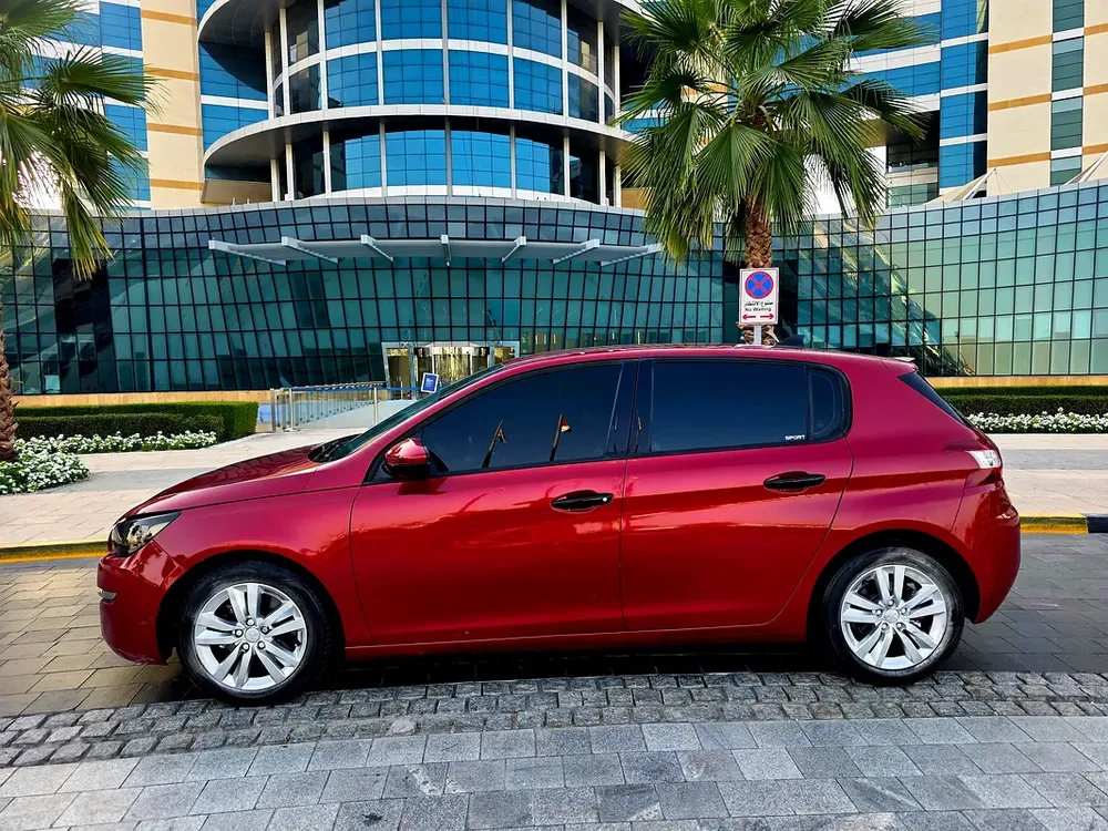 Peugeot 308 Turbo Allure 1600 CC 2016 | GCC Specs | Low Mileage | New Condition - Image 4