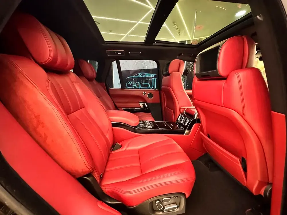 AUTOBIOGRAPHY 2021 FACELIFT || RANGE ROVER VOGUE V8 || TOP RANGE || GCC || VERY NEAT || PANORAMIC - Image 15