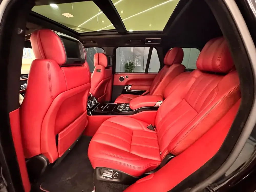 AUTOBIOGRAPHY 2021 FACELIFT || RANGE ROVER VOGUE V8 || TOP RANGE || GCC || VERY NEAT || PANORAMIC - Image 16