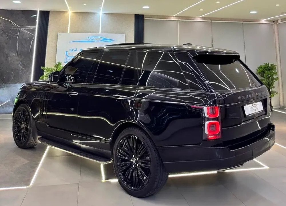 AUTOBIOGRAPHY 2021 FACELIFT || RANGE ROVER VOGUE V8 || TOP RANGE || GCC || VERY NEAT || PANORAMIC - Image 4