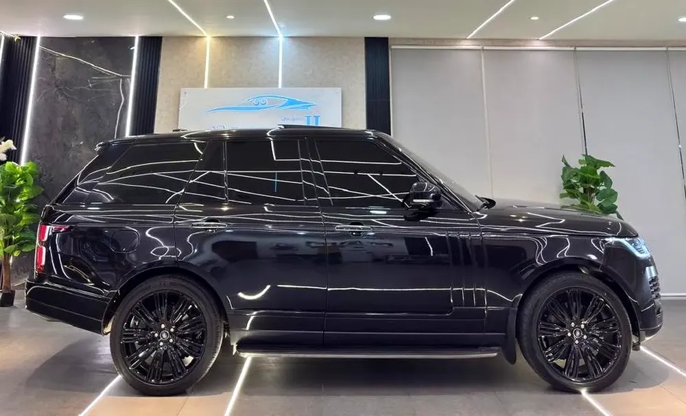 AUTOBIOGRAPHY 2021 FACELIFT || RANGE ROVER VOGUE V8 || TOP RANGE || GCC || VERY NEAT || PANORAMIC - Image 9