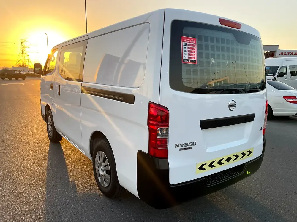 NISSAN URVAN 2020 6 SEATS CARGO VAN GCC SPECS - Image 5