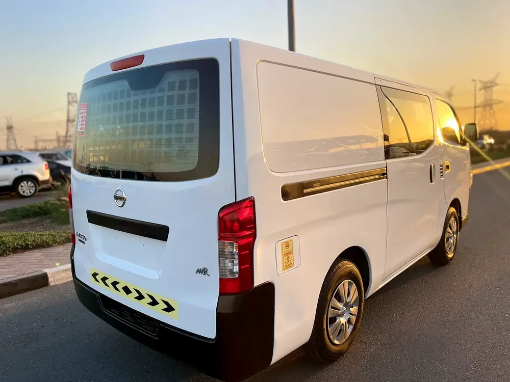 NISSAN URVAN 2020 6 SEATS CARGO VAN GCC SPECS - Image 6