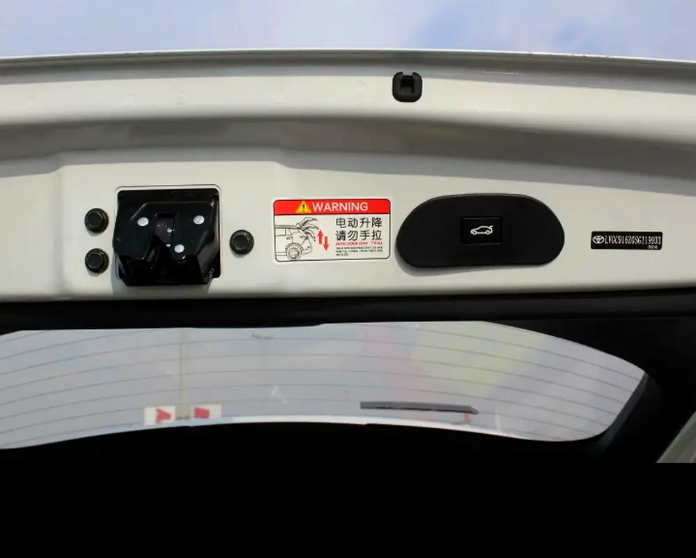 Toyota Frontlander 2025 - electrical seat - auto trunk- leather seat - 360 camera - Image 4