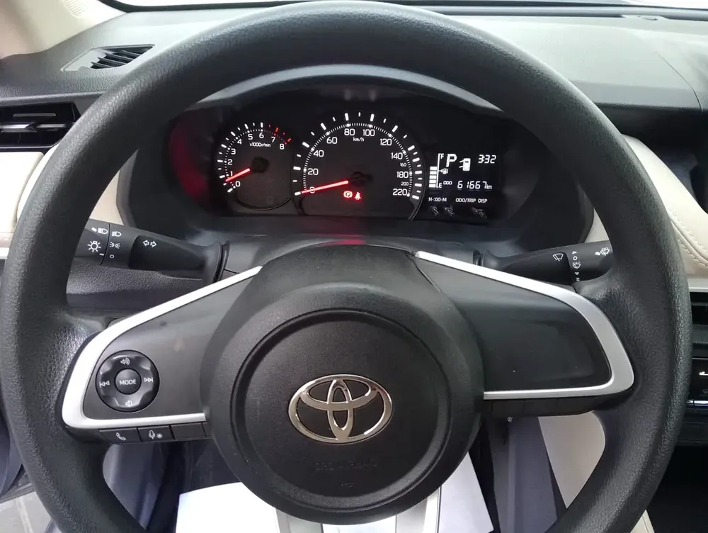 2023 Toyota Yaris SE - GCC Specs - Like New! - Image 10