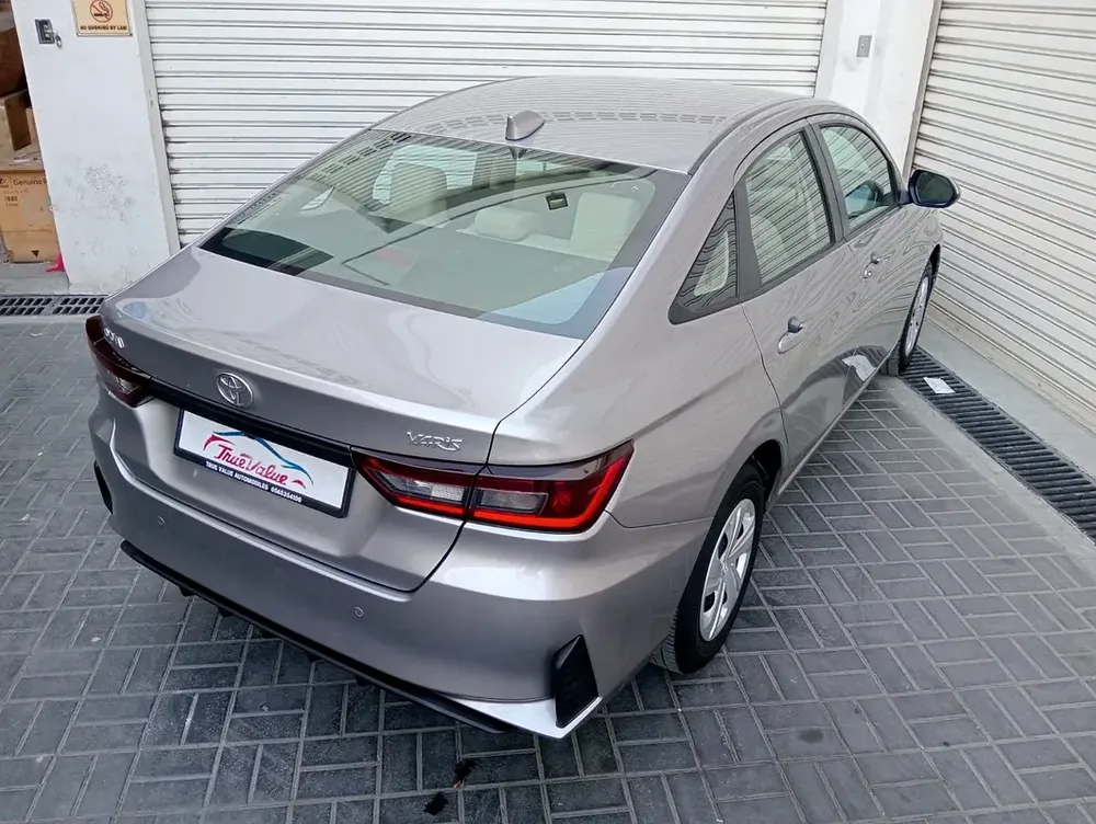 2023 Toyota Yaris SE - GCC Specs - Like New! - Image 4