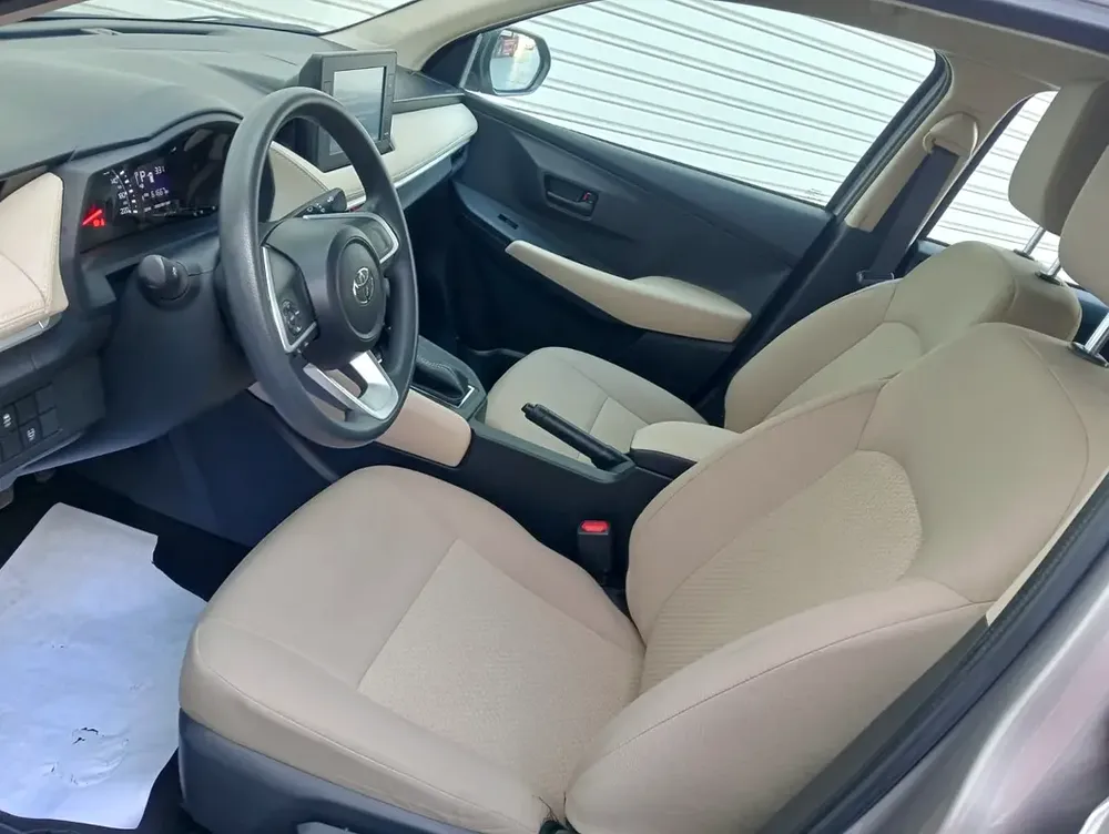 2023 Toyota Yaris SE - GCC Specs - Like New! - Image 9