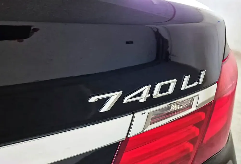 BEST !!! VERY LOW KMS BMW 740LI GCC !!! - Image 14
