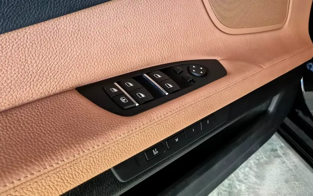BEST !!! VERY LOW KMS BMW 740LI GCC !!! - Image 6