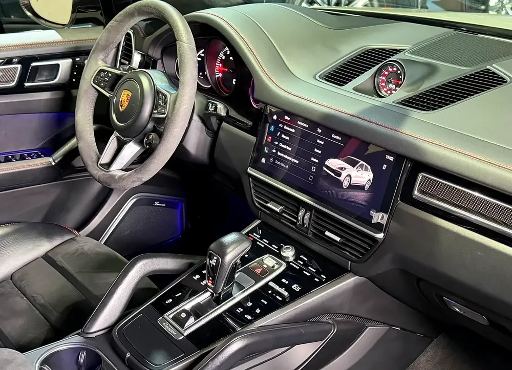 PORSCHE CAYENNE COUPE GTS 2022 GCC FHS - Image 7
