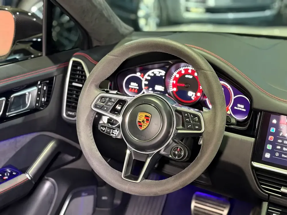 PORSCHE CAYENNE COUPE GTS 2022 GCC FHS - Image 8