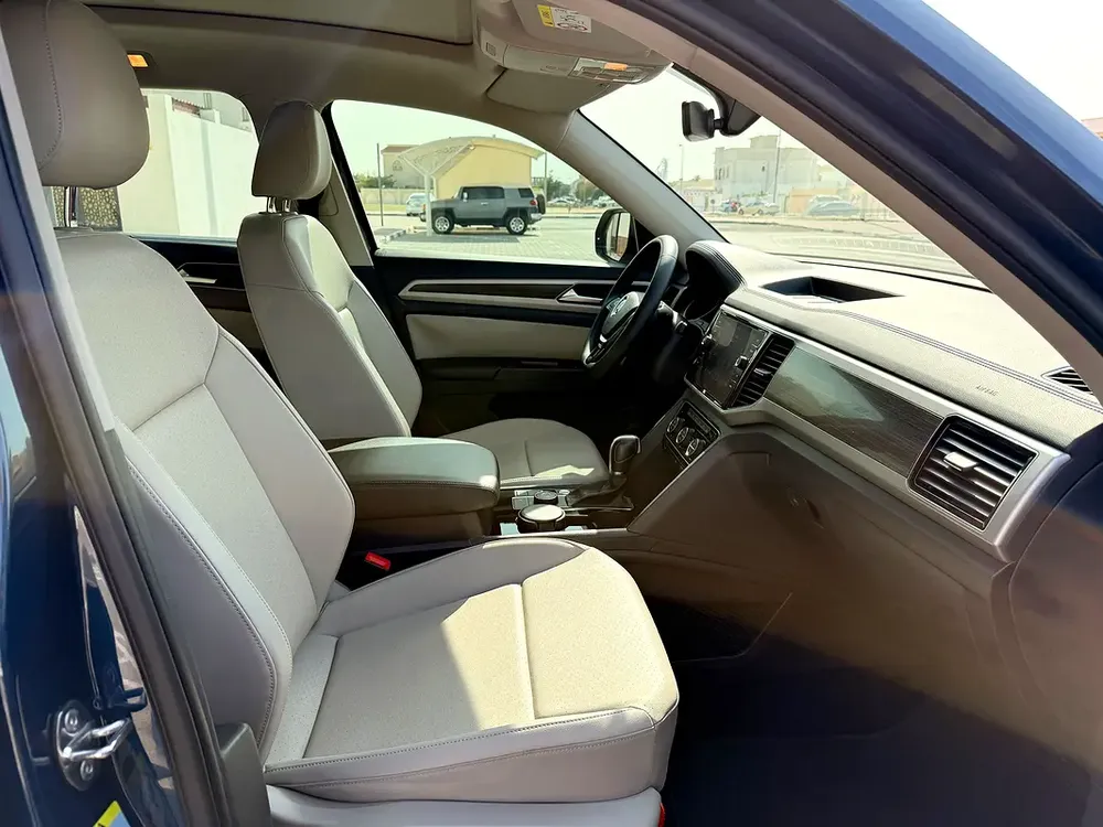 Volkswagen Teramont SE V6 3.6 2019 Model GCC Specs With Full Service History In Perfect Condition - Image 11