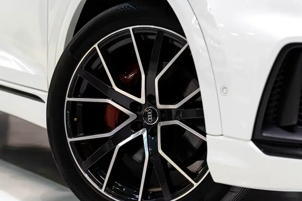 Audi Q8 55 TFSI Quattro - 2023 - Image 12