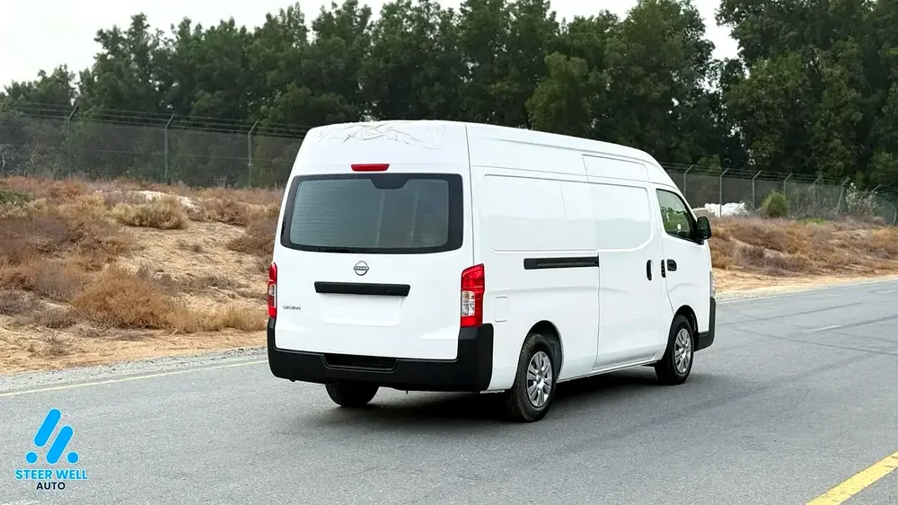 2025 Nissan Urvan NV350 Highroof Delivery Van GCC White Automatic - Image 4