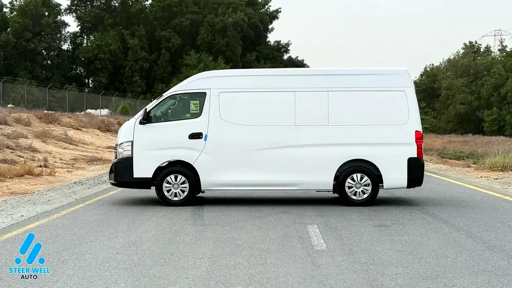 2025 Nissan Urvan NV350 Highroof Delivery Van GCC White Automatic - Image 7