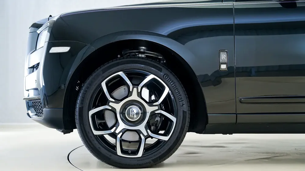 Cullinan Black Badge | AED 20,519 PM | Warranty - Service June 2026 | GCC - Image 11