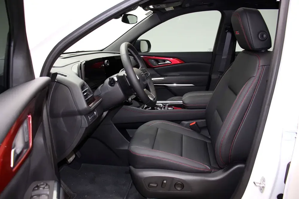 2025 Chevrolet Traverse Z71 - GCC Specs - Image 8