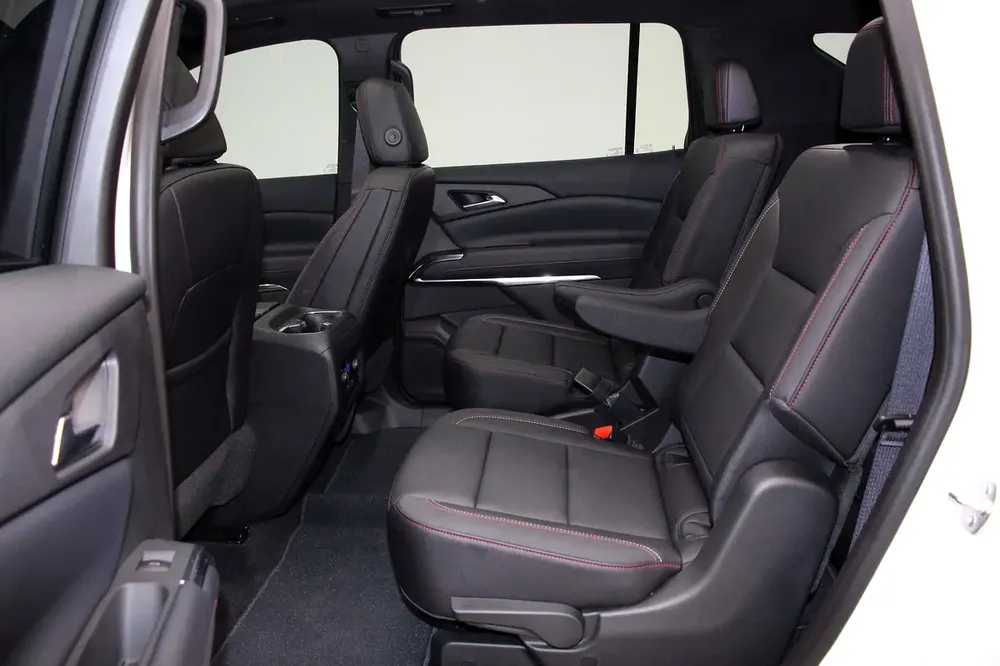 2025 Chevrolet Traverse Z71 - GCC Specs - Image 9